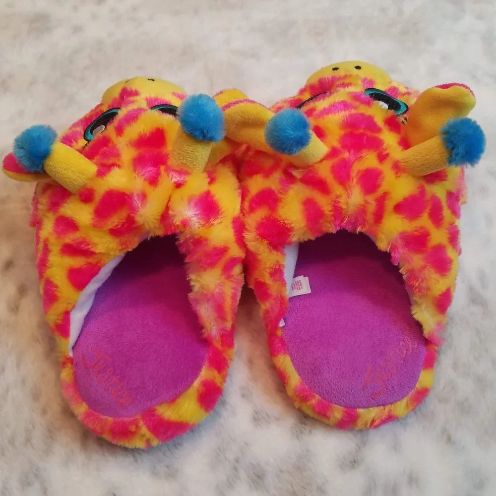 Justice Giraffe‎ Slippers